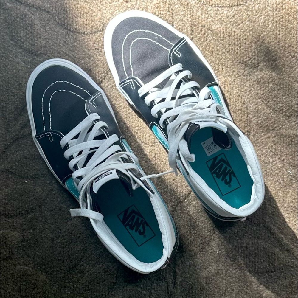 Vans Men’s Sport SK8-Hi Skate Shoes Sneakers White/Black VN0A5JMJ93U
US9,5 - Picture 13 of 14